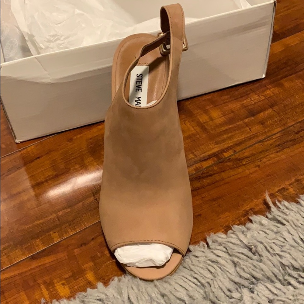 Sandals - Picture 2 of 4